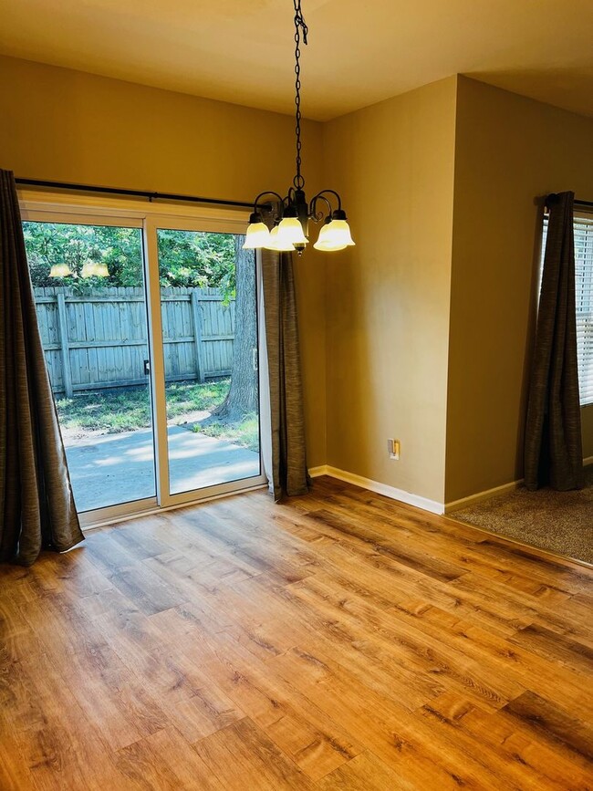 Building Photo - Charming 3-Bedroom Home with Modern Amenities and Elegant Finishes