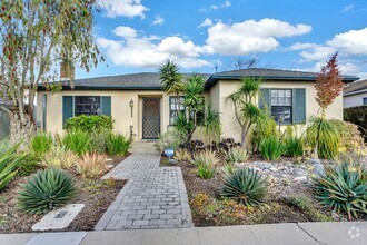 Building Photo - Charming Talmadge/Kensington detached home...