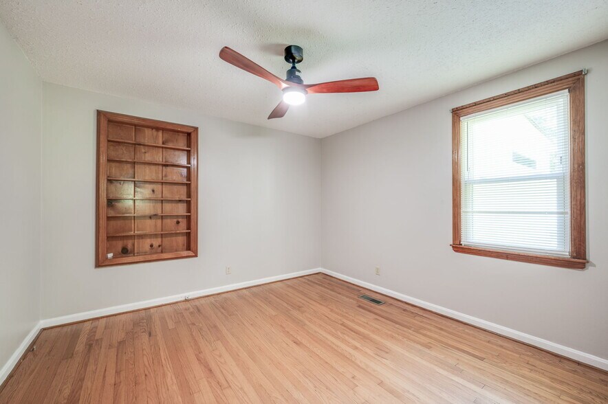 Building Photo - 531 Rosedale Ave