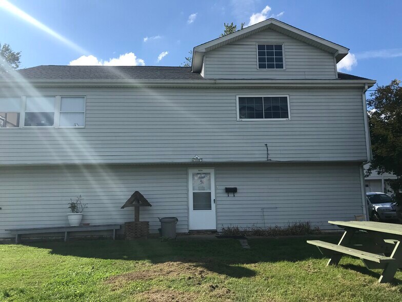 Side of House - 1606 Gompers Ave