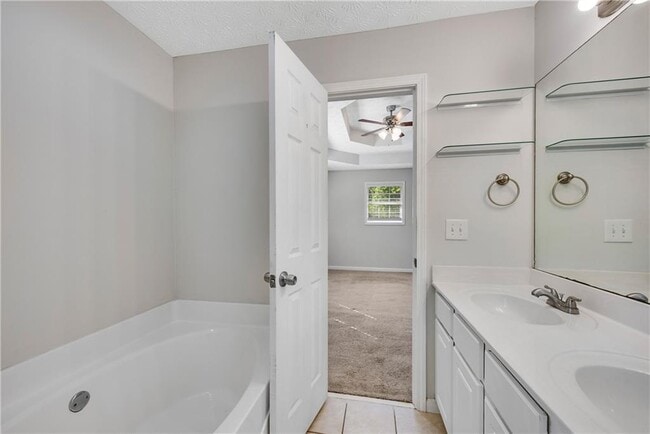 Building Photo - 250 Chardonnay Trace