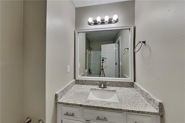 Building Photo - 629 Glendale Forest Dr