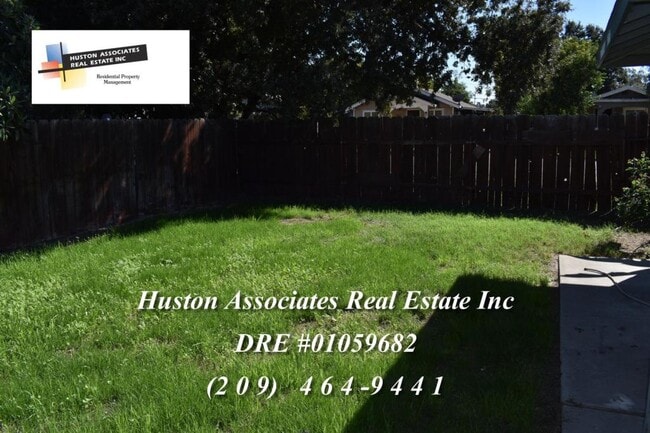 Building Photo - 2239 E Willow St