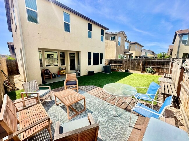 Building Photo - Newly Built 3/2.5 Bonadelle Home in Riverstone Community
