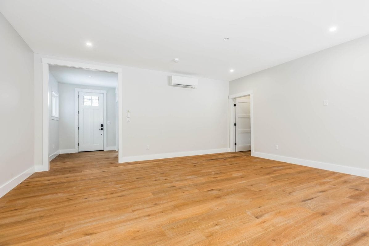 Building Photo - 539 Portsmouth Ave