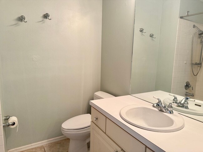 Building Photo - $2200 | 3-Bedroom 2.5-Bath Single-Family H...