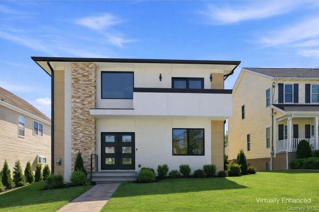 Building Photo - 31 Gedney Way