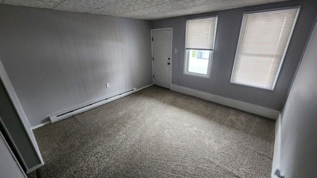 Building Photo - 3 bedroom 1 bathroom
