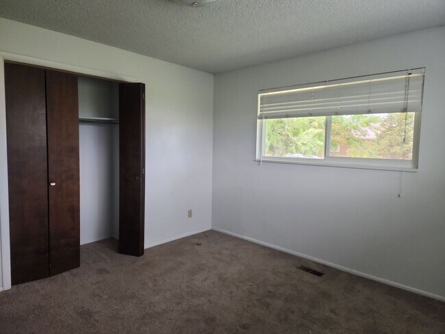 Building Photo - 3210 N Bulldog Rd