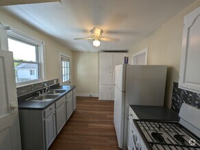 Building Photo - Carnegie - 3 BR + 1 Bath Single Family Hou...