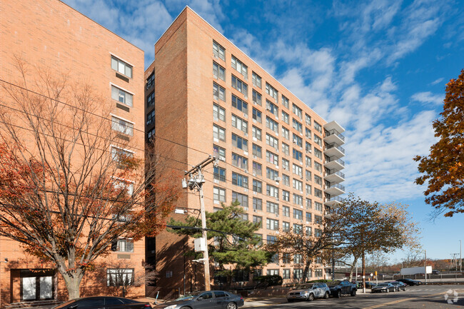 Building Photo - Pelham Bay Towers