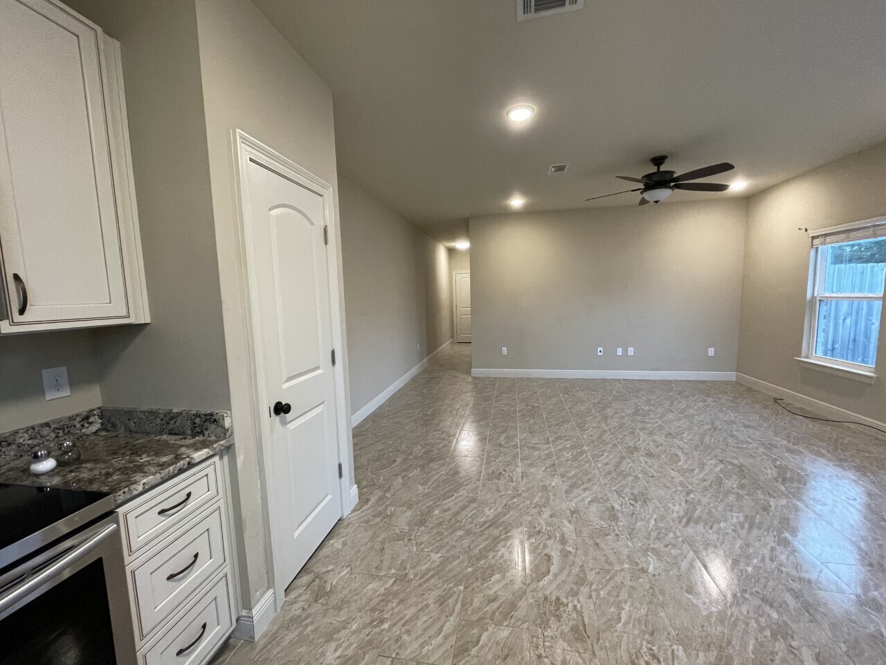 Family room - 23 Jackson St NE