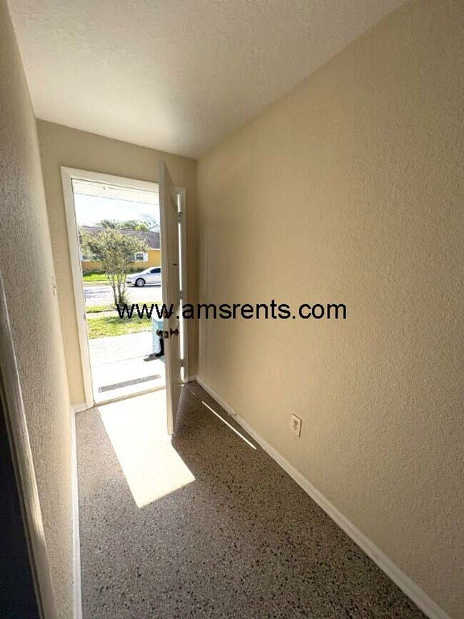 Building Photo - Charming 3-bedroom home in Villages of Southport community in Orlando