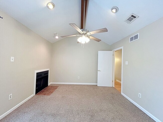Building Photo - Prime 3 Bed, 2.5 Bath with Fireplace & Fenced Patio!