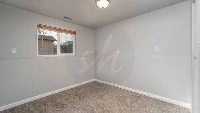 Building Photo - Great Home in Colorado Springs with 2 Car Garage