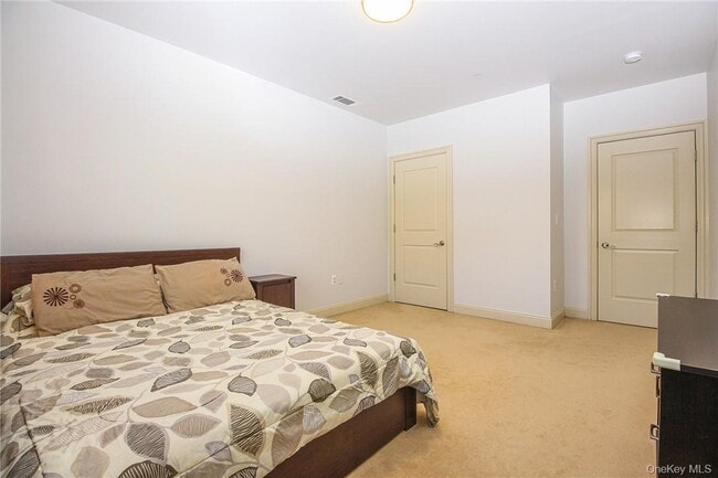 Building Photo - 543 Main St