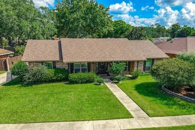 Building Photo - 131 Kingston Dr