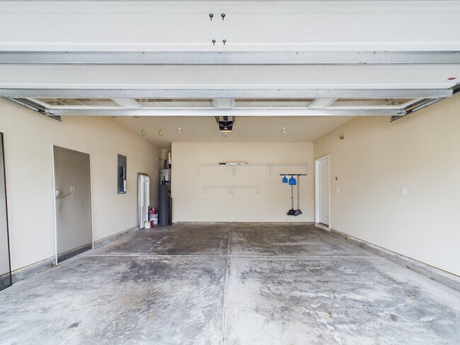 Building Photo - 5055 Gribble Ln