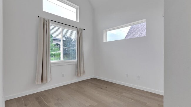 Building Photo - Prime Location Condo in the Heart of San Antonio!