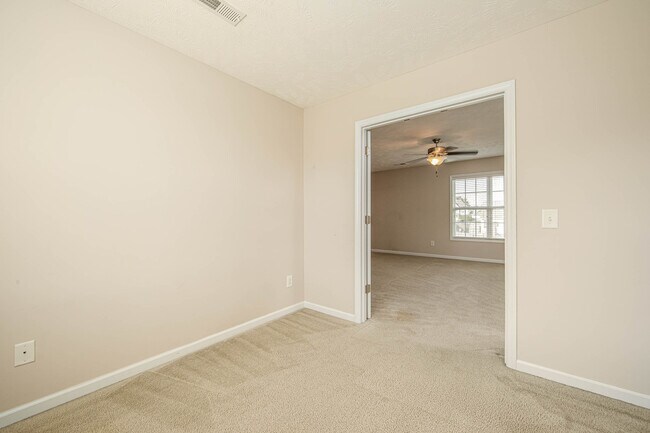 Building Photo - 355 Lockwood Dr