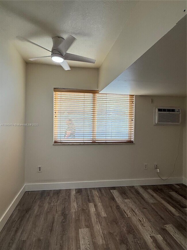 Building Photo - 12030 SW 92nd St