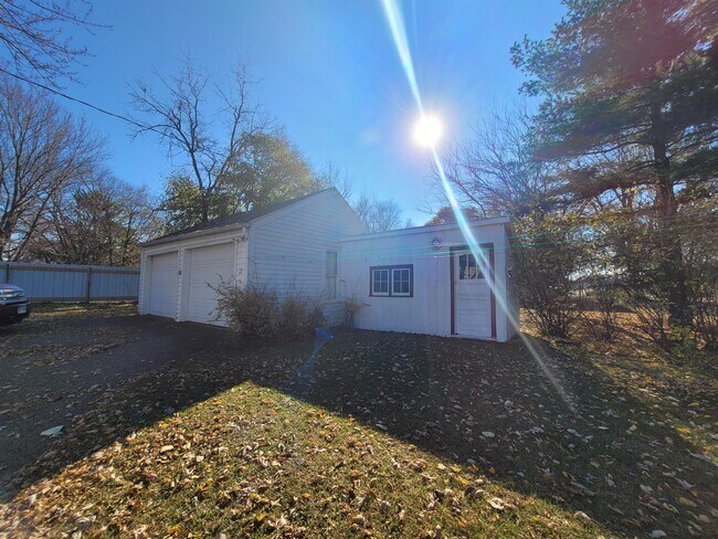 Building Photo - E9212 WI-85