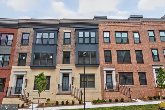 Building Photo - 5015 Dulcet Dr W