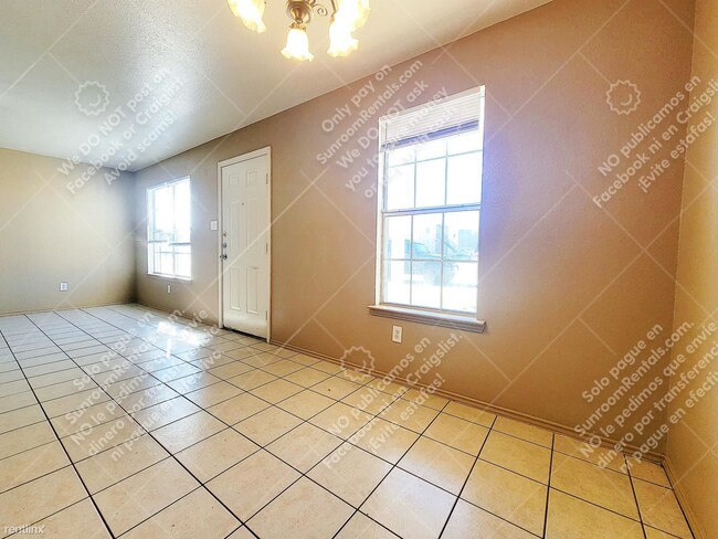 Building Photo - 2 br, 1 bath 4plex - 1306 Dugger Cir B B