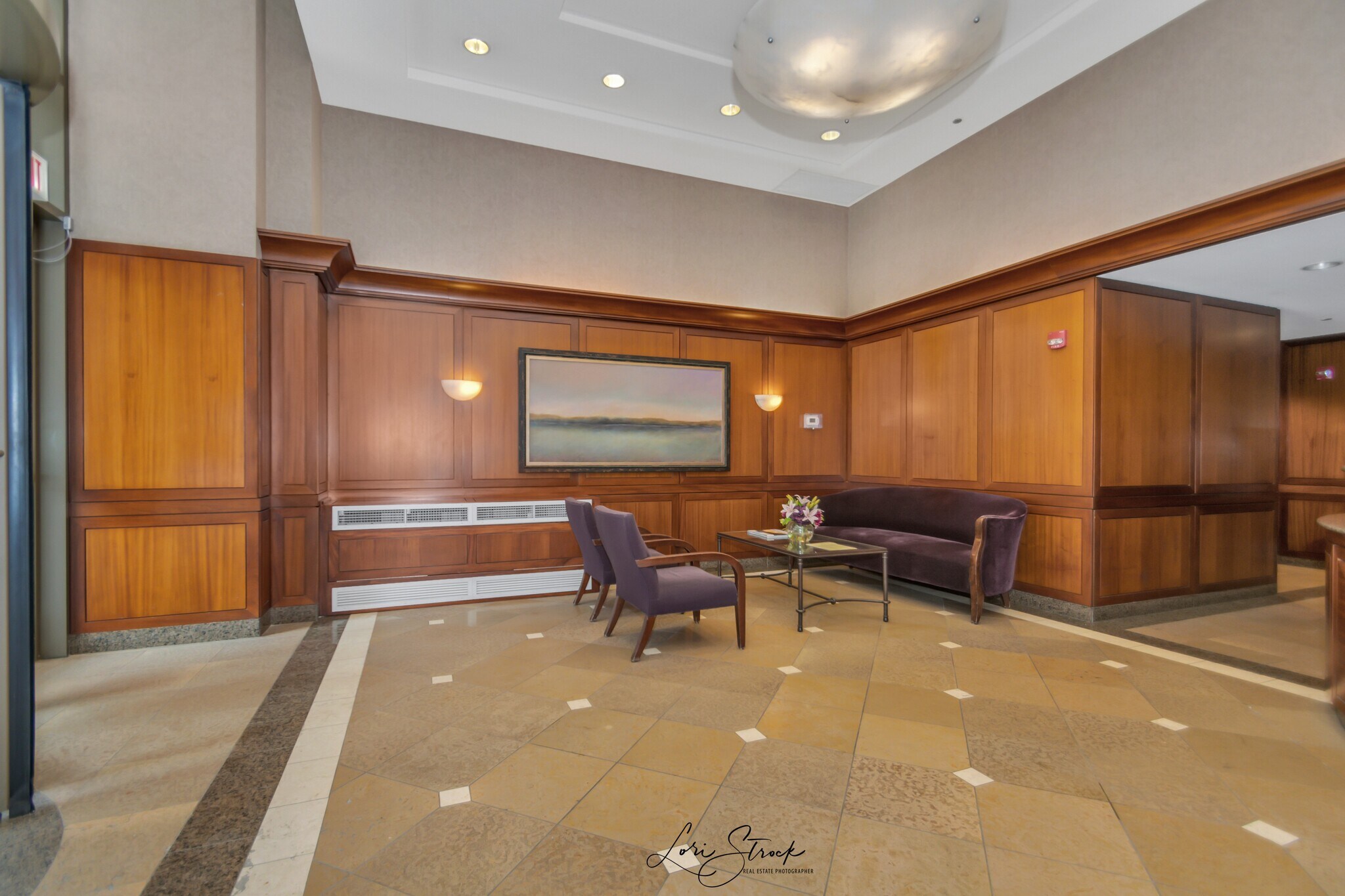 Lobby - 635 N Dearborn St