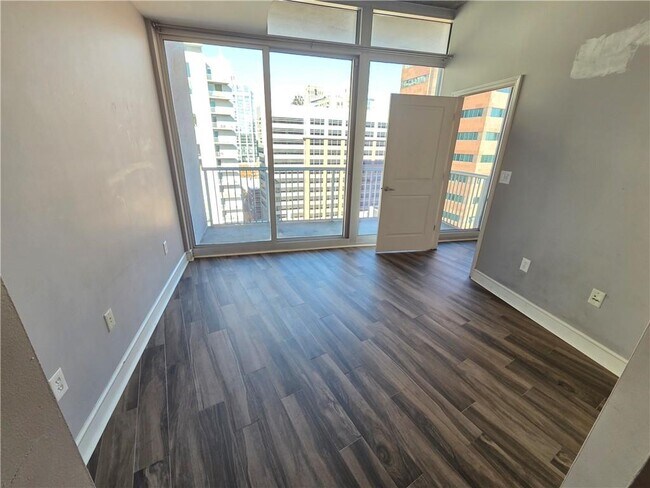 Building Photo - 44 Peachtree Pl NE