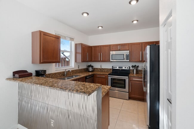 Building Photo - 8618 NW 113th Ct