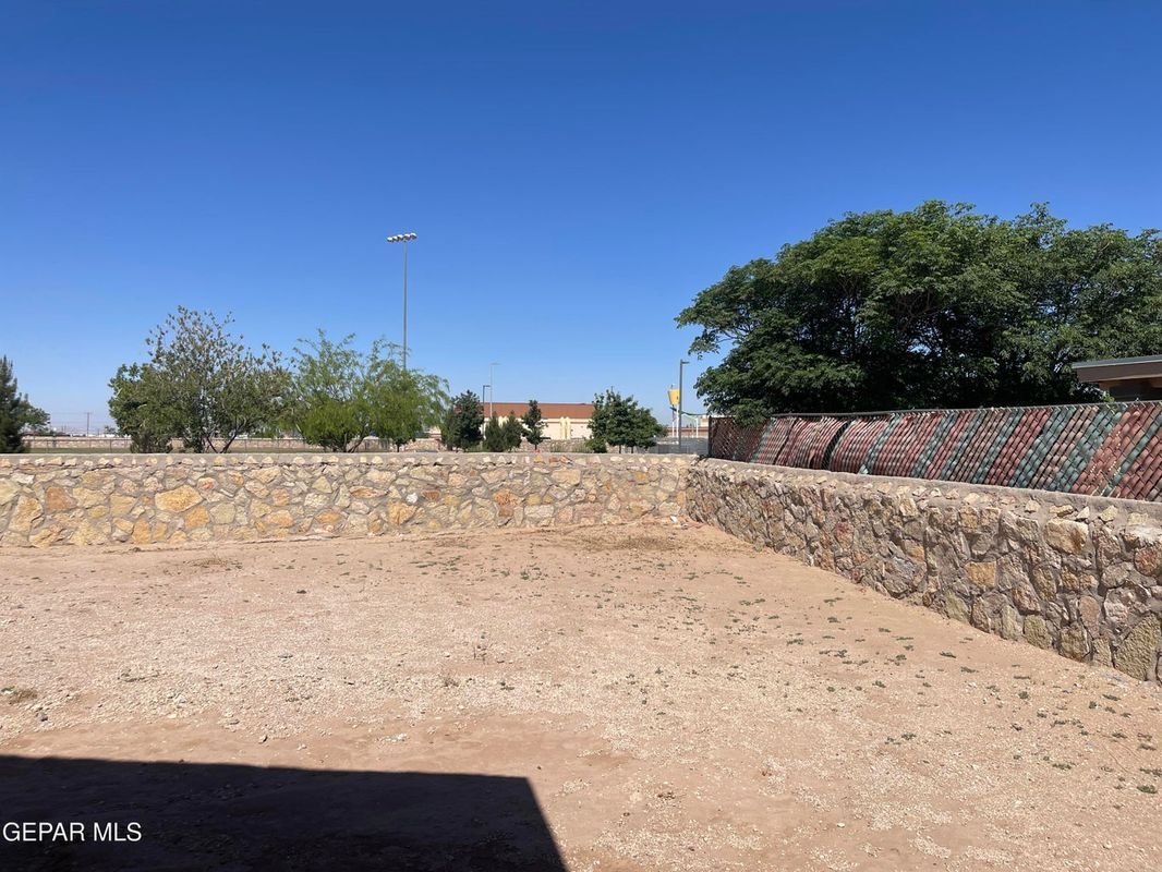 Building Photo - 656 Orchid Dr