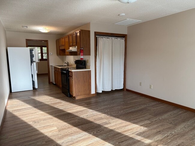 Building Photo - 404 W Jackson Blvd