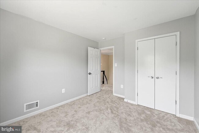 Building Photo - 4527 Sawgrass Ct