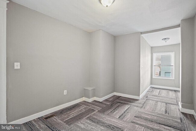 Building Photo - 207 Kennedy St NW