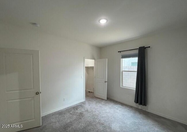 Building Photo - 19142 W Elm St