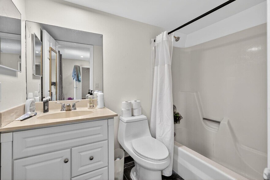 Building Photo - 110 N Delaware Blvd