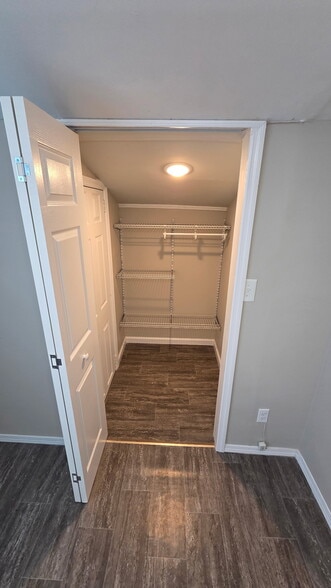 Building Photo - 7896 Elderberry Cir