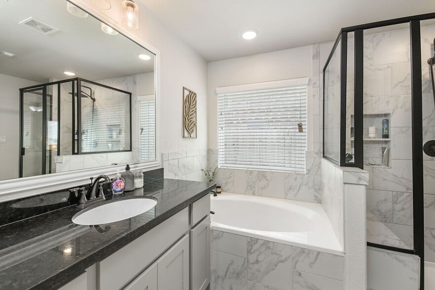 Building Photo - 5903 Eldora Dr