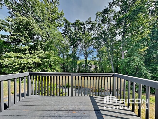 Building Photo - 1851 Stoney Chase Dr