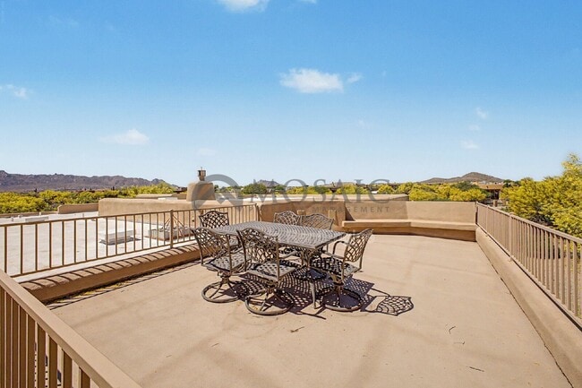 Building Photo - 14006 E Mark Ln