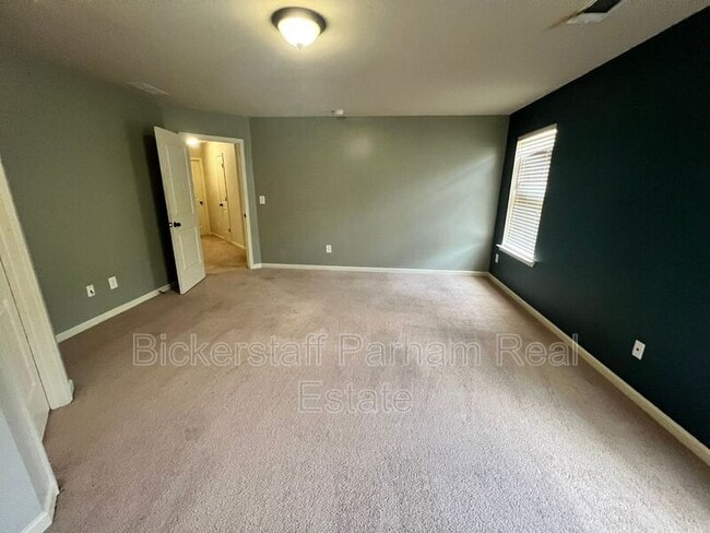 Building Photo - 15 Churchhill Dr