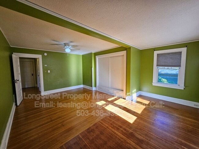 Building Photo - 1402 SE 30th Ave