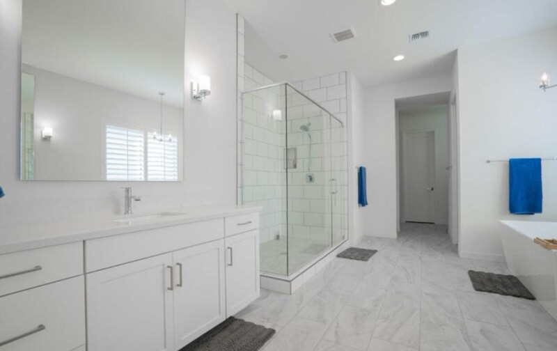 Building Photo - 3418 E Valencia Dr