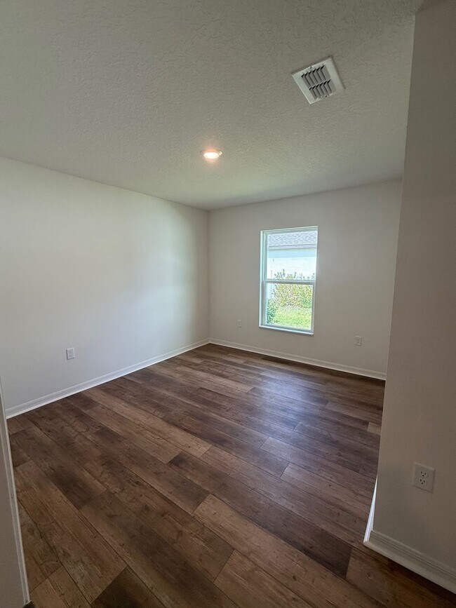Building Photo - Stunning Brand-New 3-Bedroom Home in Prime...