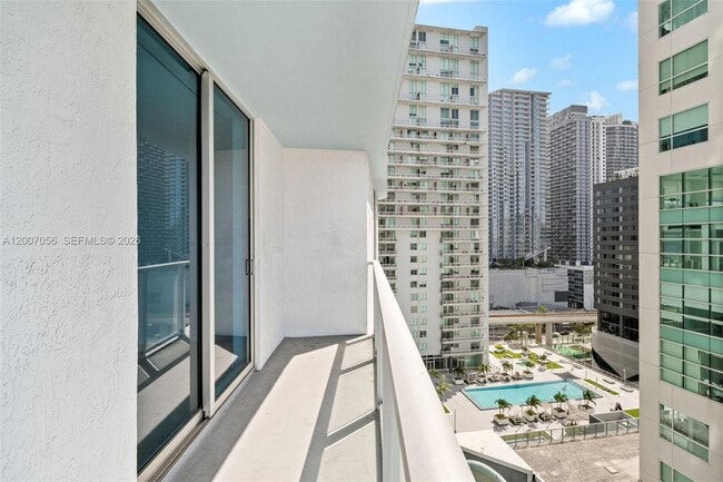 Building Photo - 185 SW 7th St