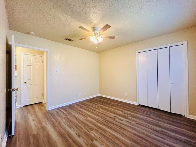 Building Photo - 9219 Kempler Dr