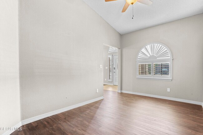 Building Photo - 3236 Sunset Point Dr
