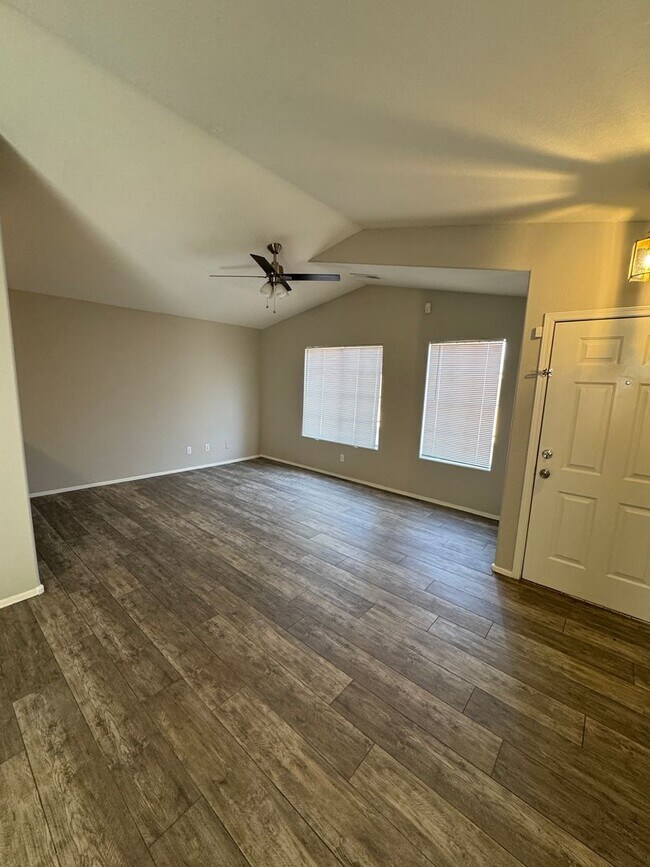 Building Photo - Beautiful 2 Bedroom 2 bath single level for Rent in Chandler