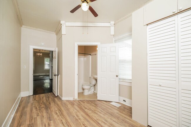 Building Photo - Charming Charleston Living ~ 2 bedroom / 2...